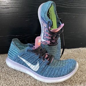 Woman’s Nike Free Run FlyKnit!!!